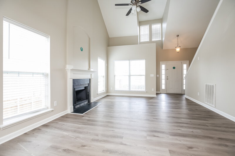 2,575/Mo, 7898 Rainey Dr Antioch, TN 37013 Living Room View