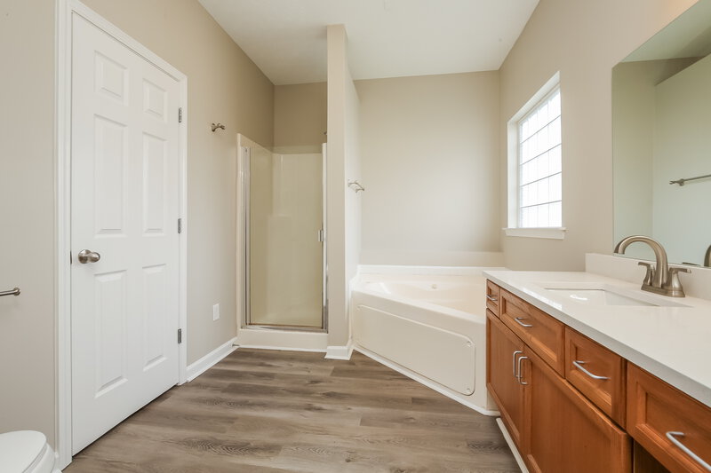 2,575/Mo, 7898 Rainey Dr Antioch, TN 37013 Main Bathroom View