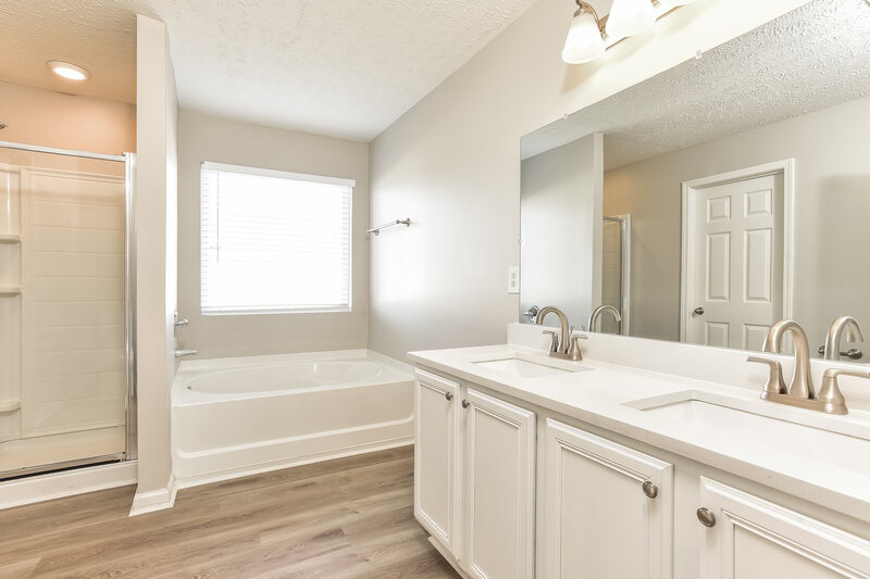 2,710/Mo, 3510 Bluespruce Way Murfreesboro, TN 37128 Main Bathroom View