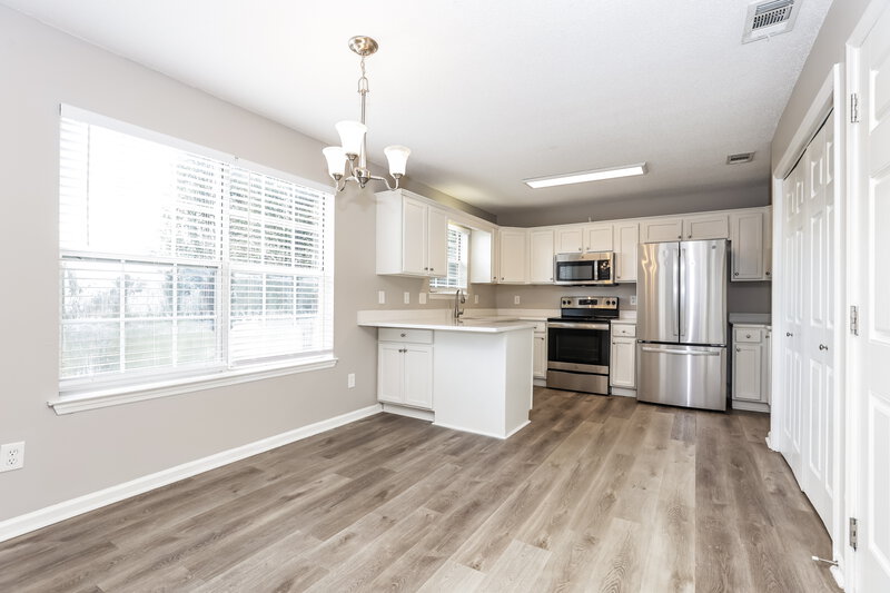 1,880/Mo, 5348 Sunnyvale Dr Antioch, TN 37013 Dining Room View