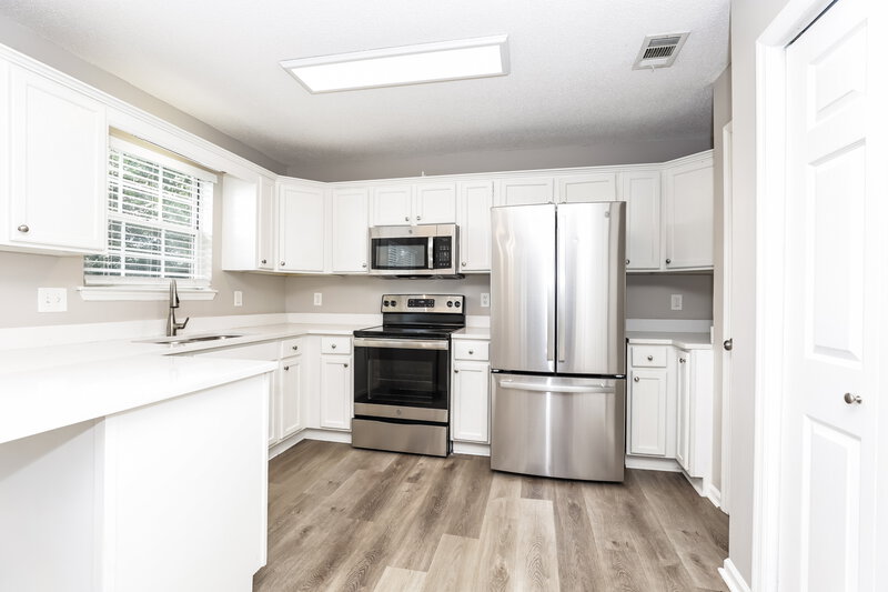 1,880/Mo, 5348 Sunnyvale Dr Antioch, TN 37013 Kitchen View