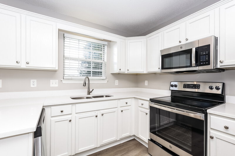 1,880/Mo, 5348 Sunnyvale Dr Antioch, TN 37013 Kitchen View 2