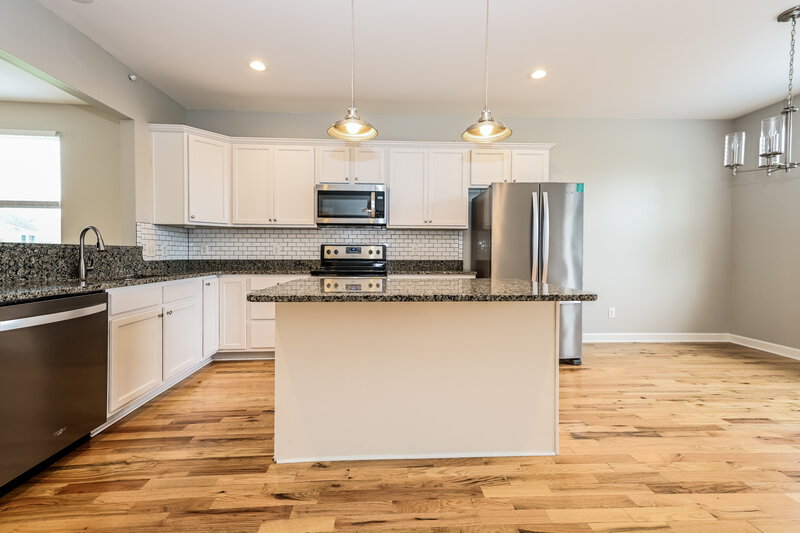 2,660/Mo, 513 Sarver Ave Madison, TN 37115 Kitchen View