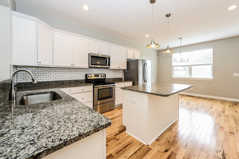 2,660/Mo, 513 Sarver Ave Madison, TN 37115 Kitchen View 2
