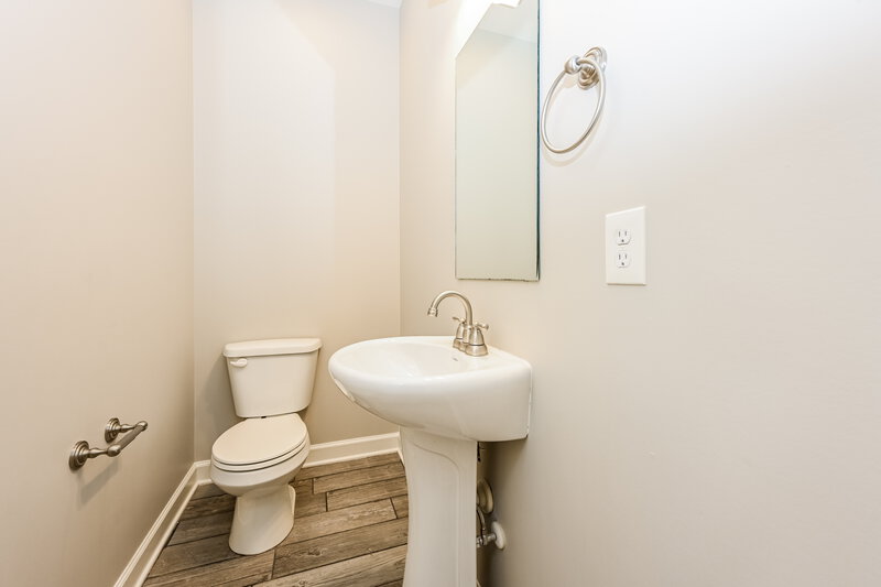 2,660/Mo, 513 Sarver Ave Madison, TN 37115 Bathroom View 2