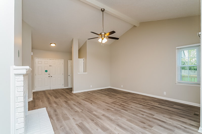 2,330/Mo, 103 Silver Maple Ct Hendersonville, TN 37075 Living Room View 2