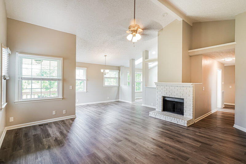 2,325/Mo, 103 Silver Maple Ct Hendersonville, TN 37075 Living Room View 2