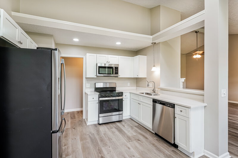 2,325/Mo, 103 Silver Maple Ct Hendersonville, TN 37075 Kitchen View