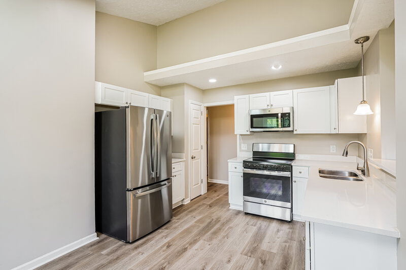 2,325/Mo, 103 Silver Maple Ct Hendersonville, TN 37075 Kitchen View 2