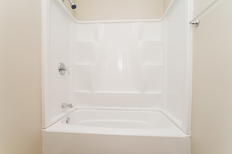 2,330/Mo, 103 Silver Maple Ct Hendersonville, TN 37075 Main Bathroom View 2