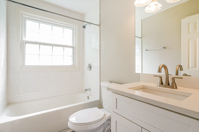 2,325/Mo, 103 Silver Maple Ct Hendersonville, TN 37075 Bathroom View