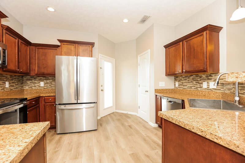 2,380/Mo, 1730 Alysheba Run Murfreesboro, TN 37128 Kitchen View 2