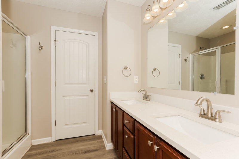 2,380/Mo, 1730 Alysheba Run Murfreesboro, TN 37128 Main Bathroom View