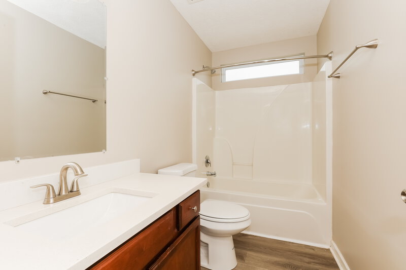 2,380/Mo, 1730 Alysheba Run Murfreesboro, TN 37128 Bathroom View