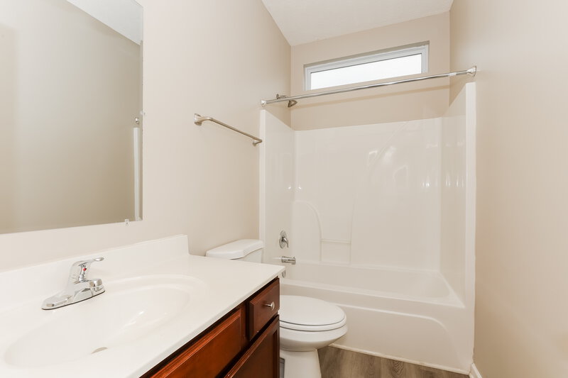 2,380/Mo, 1730 Alysheba Run Murfreesboro, TN 37128 Bathroom View 2