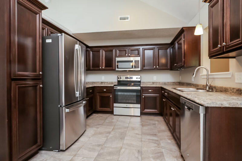 3,030/Mo, 1823 Moonlight Dr La Vergne, TN 37086 Kitchen View