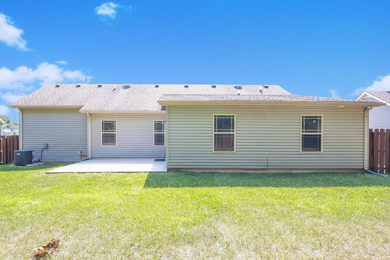 3,030/Mo, 1823 Moonlight Dr La Vergne, TN 37086 Rear View