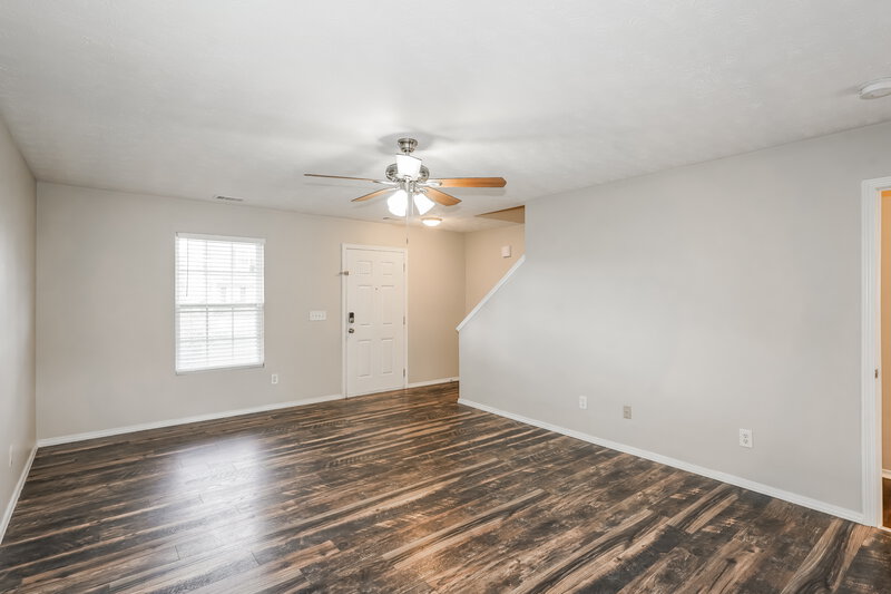 1,925/Mo, 2878 Creekbend Dr Nashville, TN 37207 Living Room View