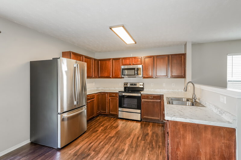 1,925/Mo, 2878 Creekbend Dr Nashville, TN 37207 Kitchen View 2