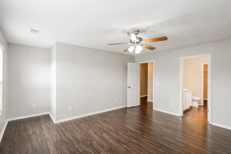 1,925/Mo, 2878 Creekbend Dr Nashville, TN 37207 Main Bedroom View