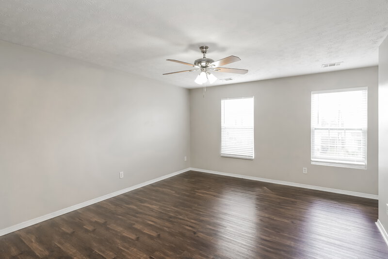 1,925/Mo, 2878 Creekbend Dr Nashville, TN 37207 Main Bedroom View 2