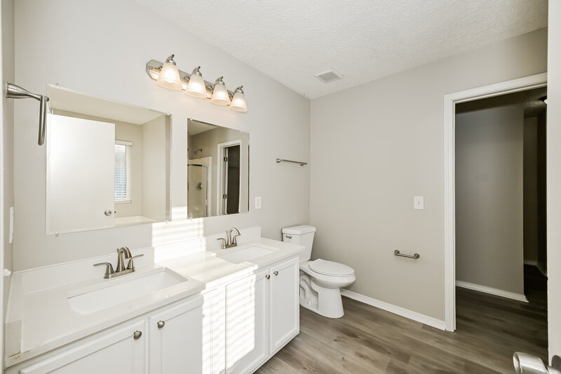 2,495/Mo, 805 General Barksdale Dr Smyrna, TN 37167 Main Bathroom View