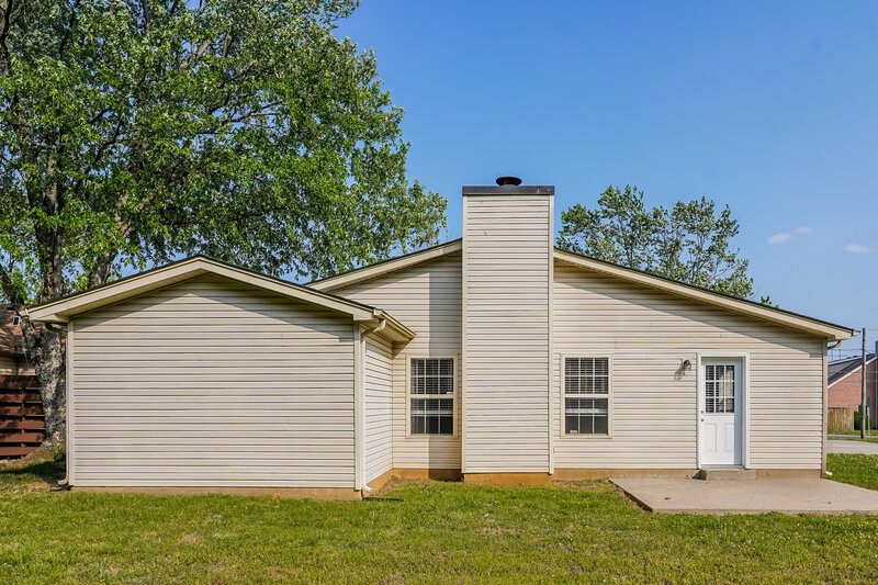 2,295/Mo, 3944 Rock Creek Dr Antioch, TN 37013 Rear View
