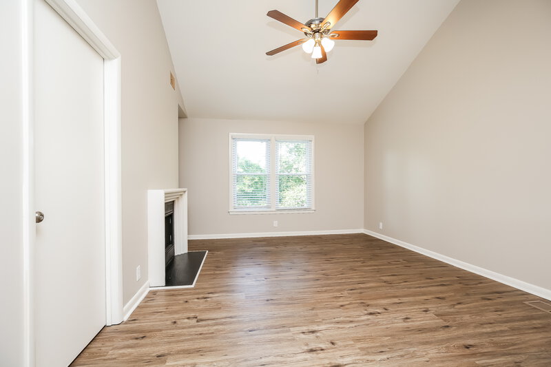 2,600/Mo, 403 Belle Pointe Dr Nashville, TN 37221 Family Room View