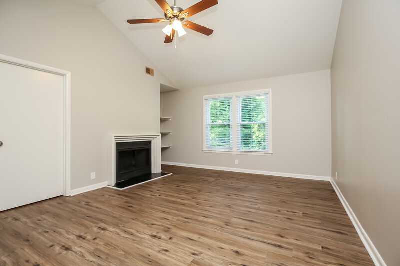 2,600/Mo, 403 Belle Pointe Dr Nashville, TN 37221 Family Room View 2