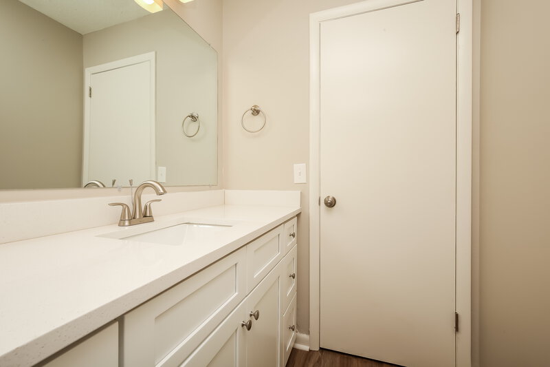 2,600/Mo, 403 Belle Pointe Dr Nashville, TN 37221 Bathroom View 2