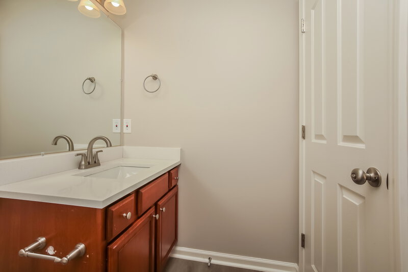 2,285/Mo, 606 Martinsdale Ct La Vergne, TN 37086 Main Bathroom View