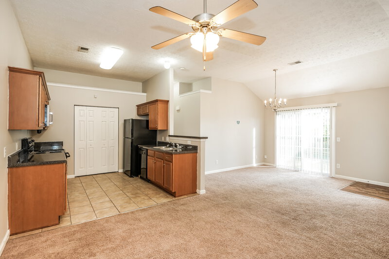 1,715/Mo, 574 Rose Cottage Circle Gallatin, TN 37066 Living Room View