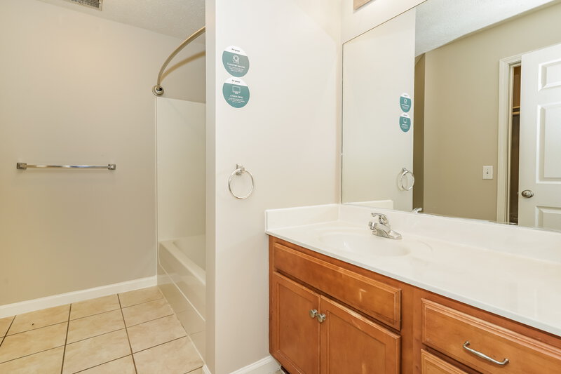 1,715/Mo, 574 Rose Cottage Circle Gallatin, TN 37066 Main Bathroom View