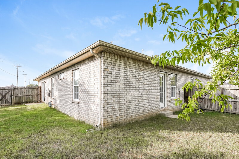 1,715/Mo, 574 Rose Cottage Circle Gallatin, TN 37066 Rear View