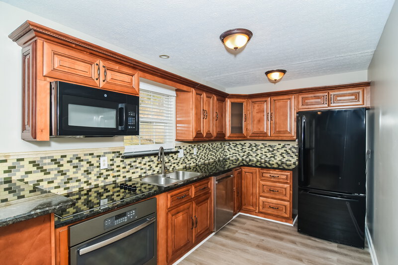 1,960/Mo, 125 Cartwright Parkway Goodlettsville, TN 37072 Kitchen View
