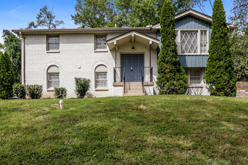 2,230/Mo, 121 Lakeside Park Drive Hendersonville, TN 37075 External View