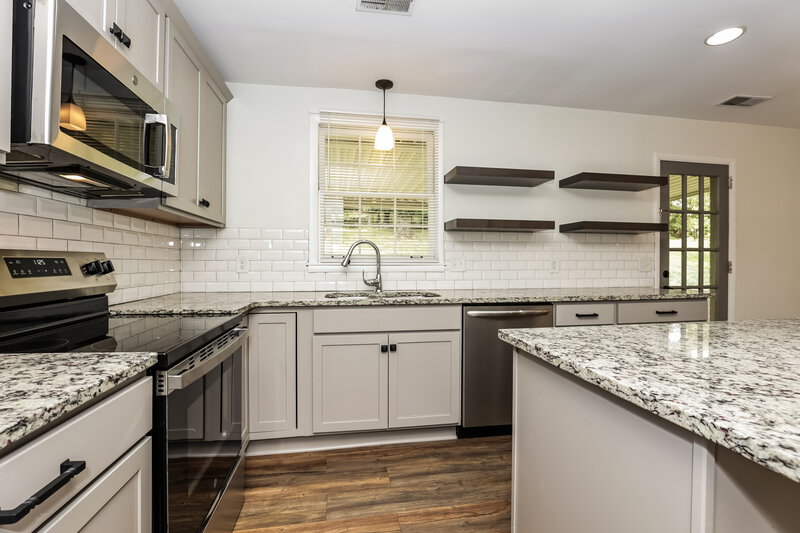 2,230/Mo, 121 Lakeside Park Drive Hendersonville, TN 37075 Kitchen View