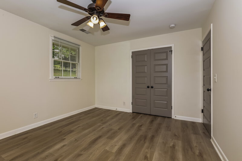 2,230/Mo, 121 Lakeside Park Drive Hendersonville, TN 37075 Main Bedroom View