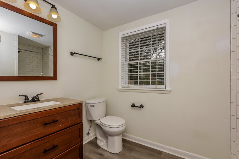 2,230/Mo, 121 Lakeside Park Drive Hendersonville, TN 37075 Bathroom View