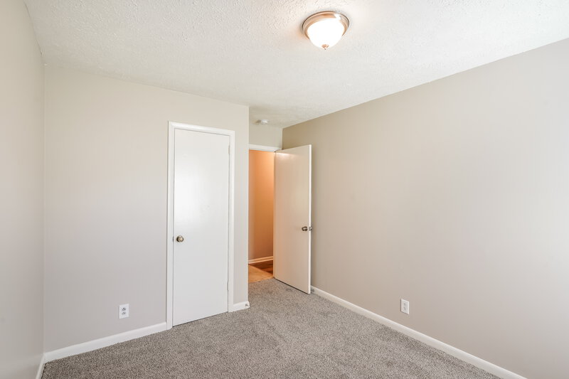 2,180/Mo, 142 Creekwood Lane Hendersonville, TN 37075 Bedroom View 2