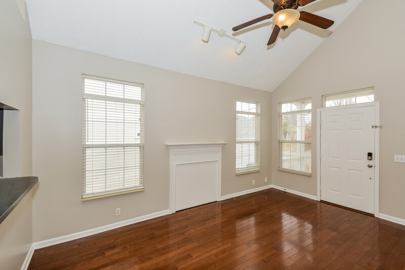 2,260/Mo, 4228 Chesney Glen Drive Hermitage, TN 37076 Living Room View 2