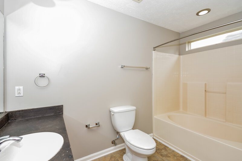 2,260/Mo, 4228 Chesney Glen Drive Hermitage, TN 37076 Main Bathroom View