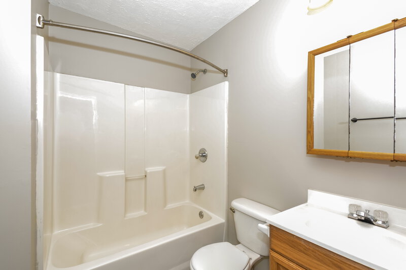 2,260/Mo, 4228 Chesney Glen Drive Hermitage, TN 37076 Bathroom View 2