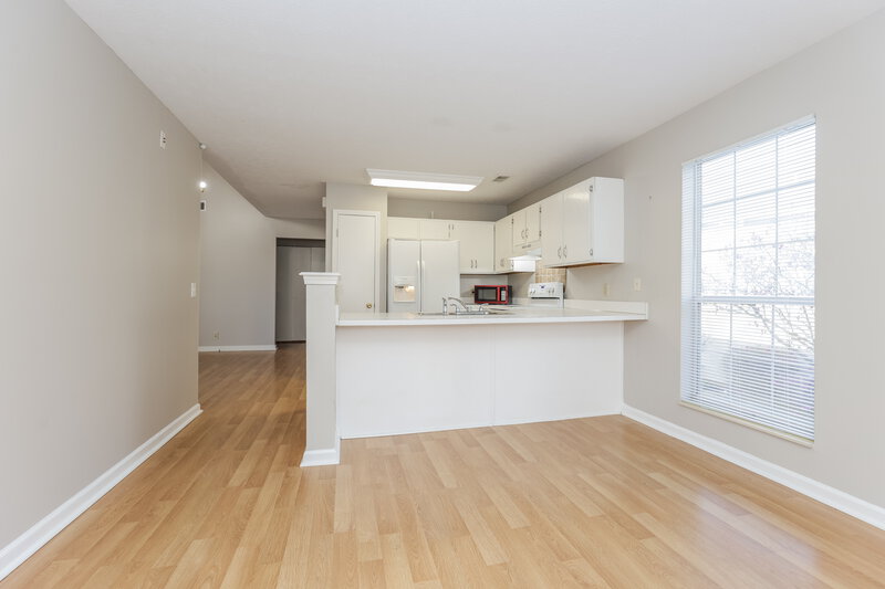 2,105/Mo, 5948 Colchester Drive Hermitage, TN 37076 Dining Room View 3