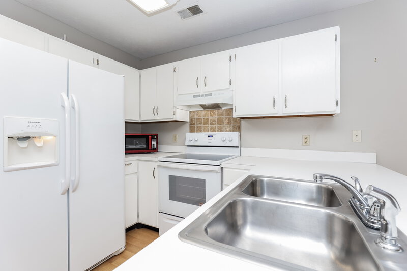 2,105/Mo, 5948 Colchester Drive Hermitage, TN 37076 Kitchen View 2