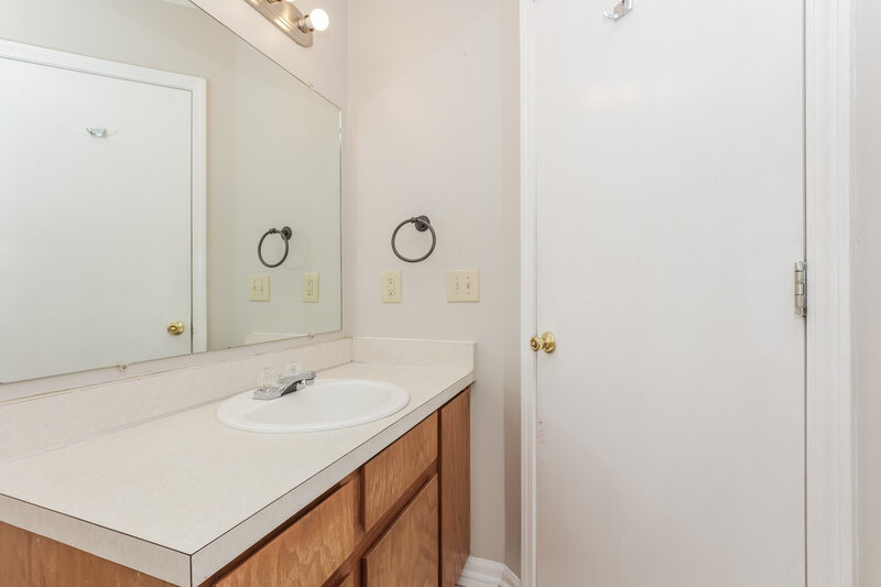 2,105/Mo, 5948 Colchester Drive Hermitage, TN 37076 Bathroom View