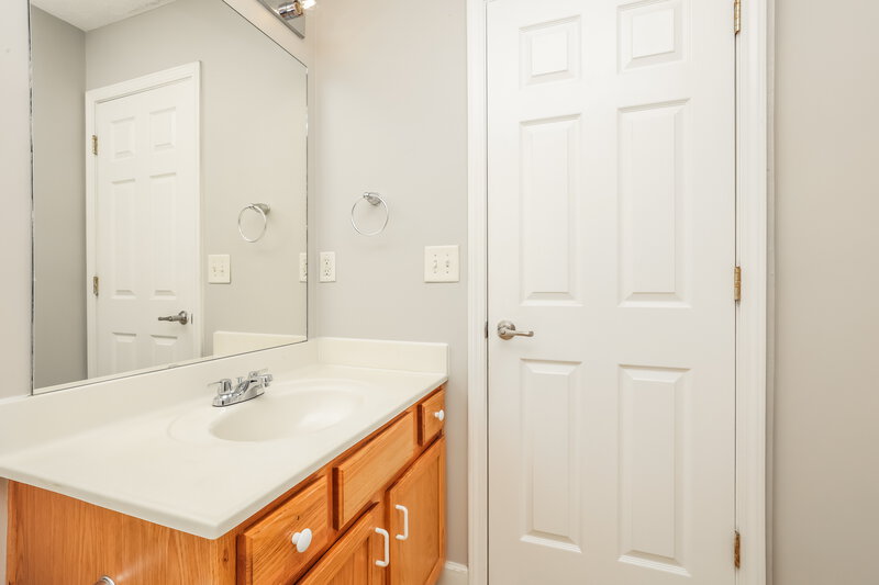 2,880/Mo, 641 Belgium Drive Hermitage, TN 37076 Bathroom View