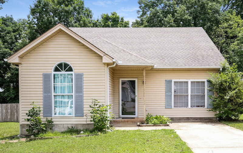 2,195/Mo, 432 Cedar Park Circle La Vergne, TN 37086 External View