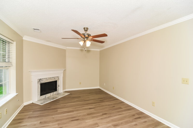 1,900/Mo, 432 Cedar Park Circle La Vergne, TN 37086 Living Room View