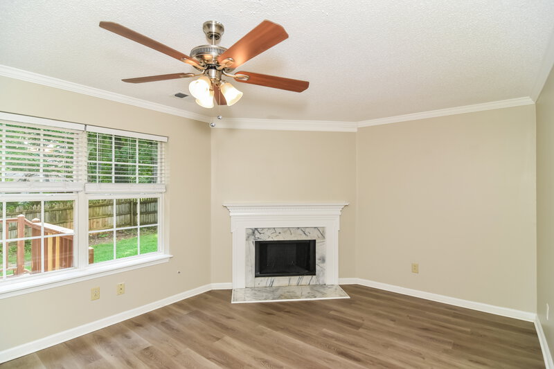 1,900/Mo, 432 Cedar Park Circle La Vergne, TN 37086 Living Room View 2